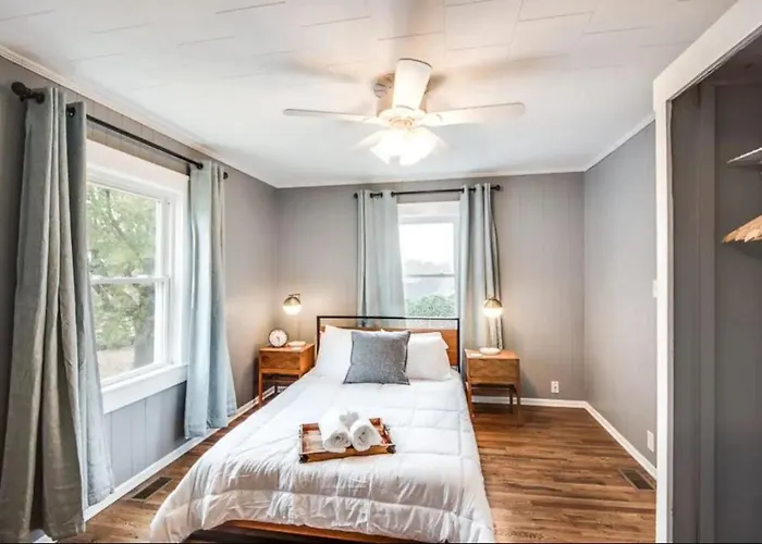 Southern Charm Cottage