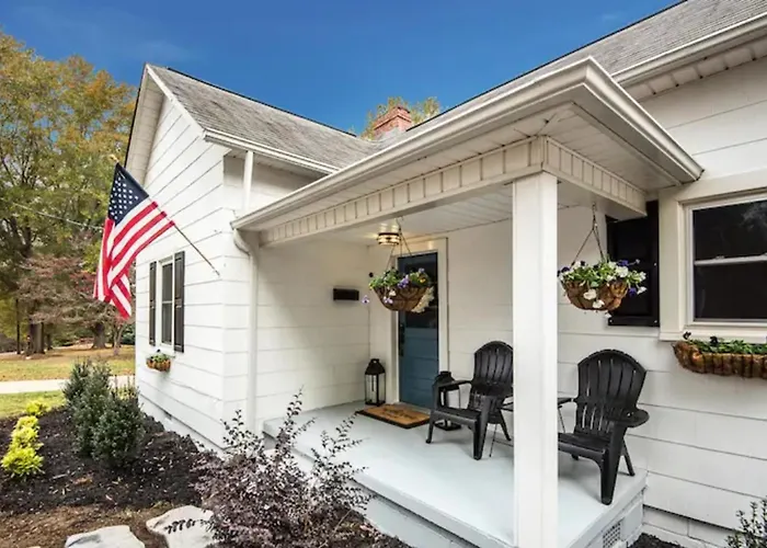 Southern Charm Cottage